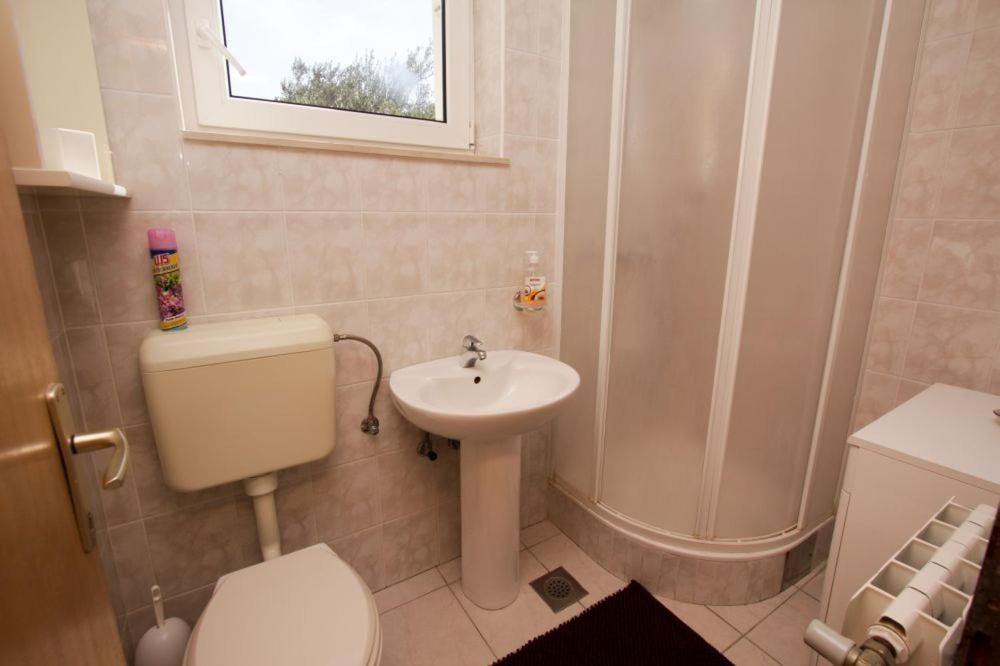 Vila Pinet Apartment Brist Bagian luar foto