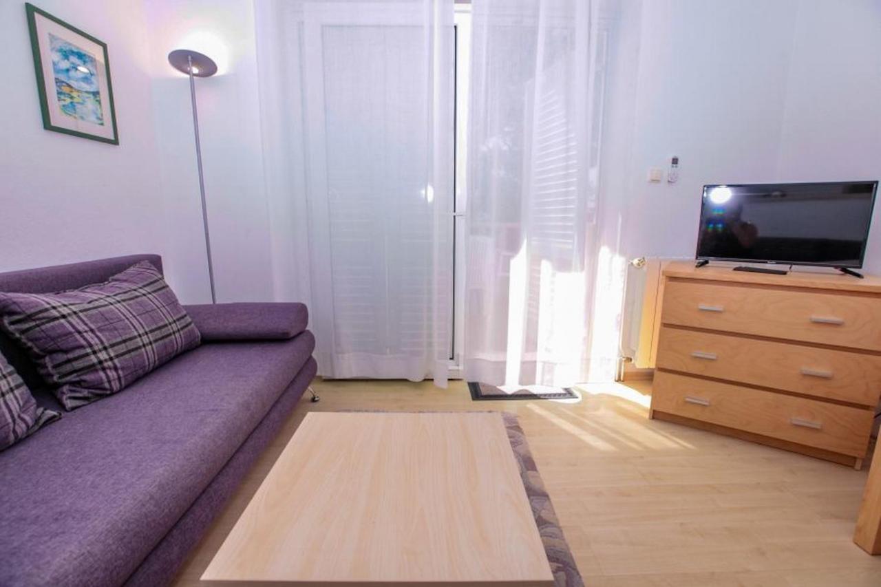 Vila Pinet Apartment Brist Bagian luar foto