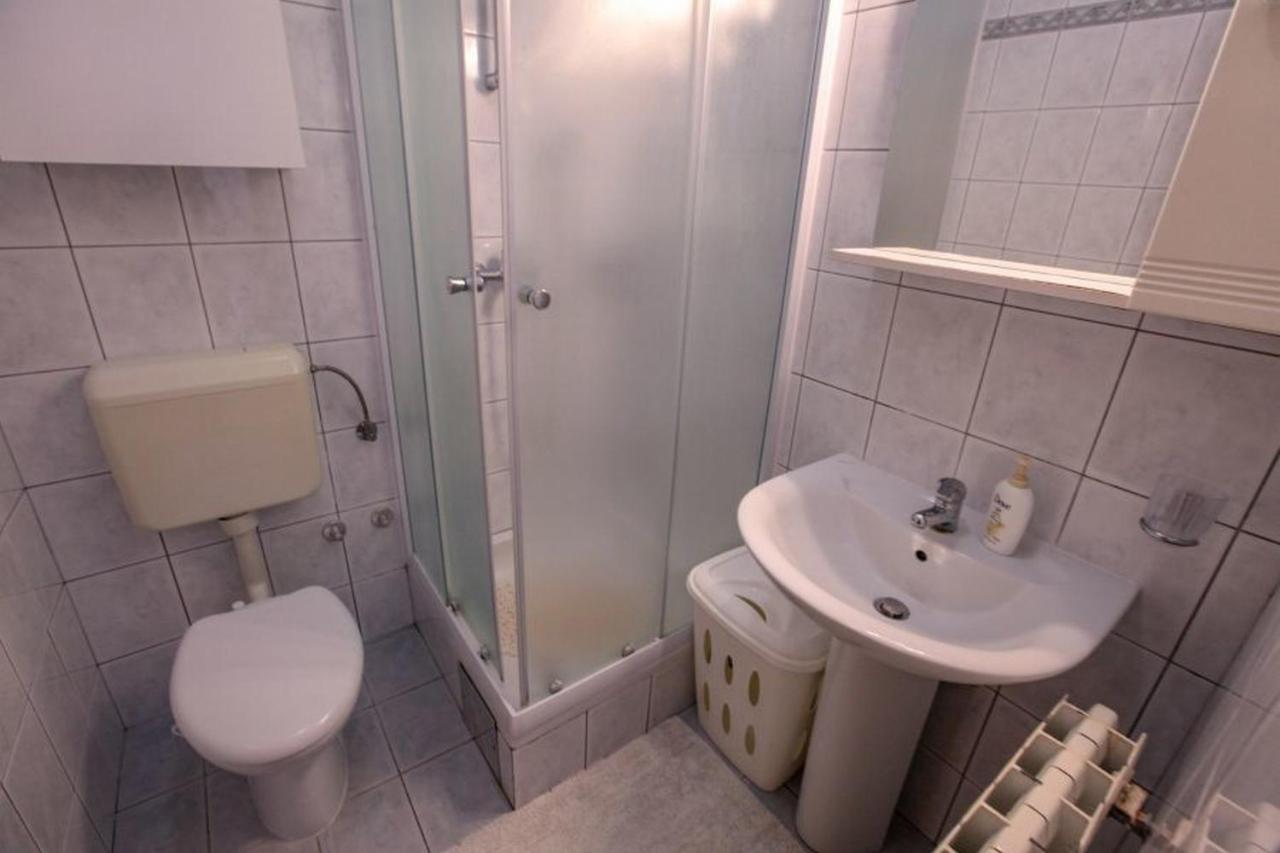 Vila Pinet Apartment Brist Bagian luar foto