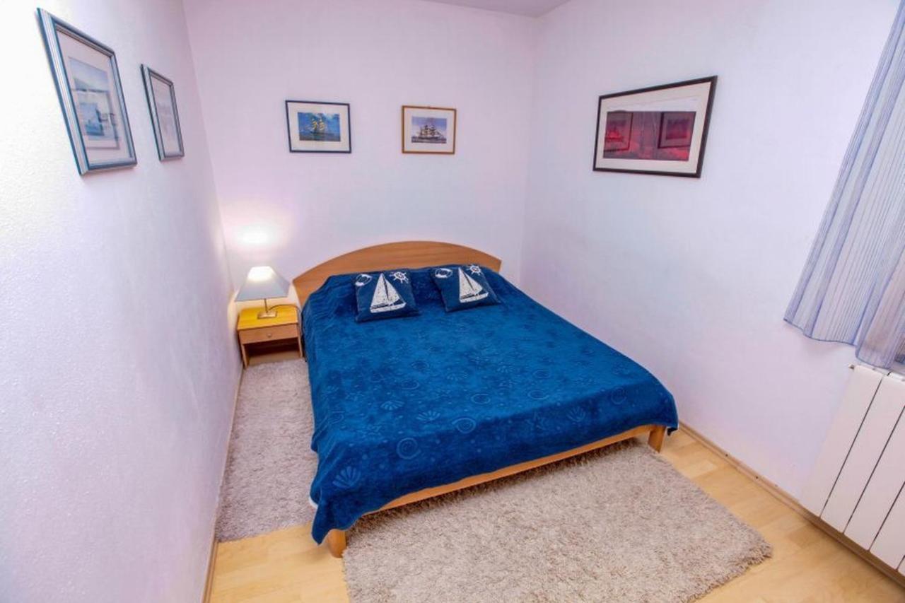Vila Pinet Apartment Brist Bagian luar foto