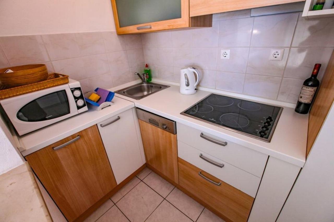 Vila Pinet Apartment Brist Bagian luar foto