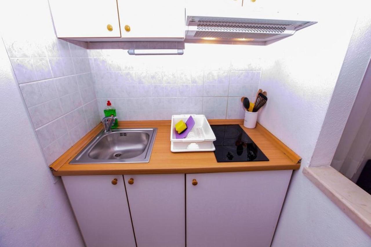 Vila Pinet Apartment Brist Bagian luar foto