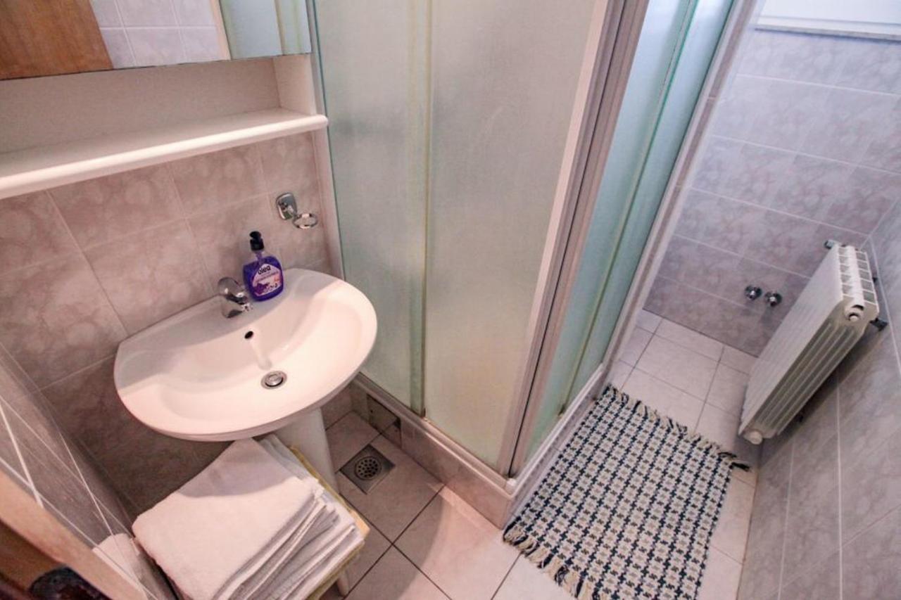 Vila Pinet Apartment Brist Bagian luar foto