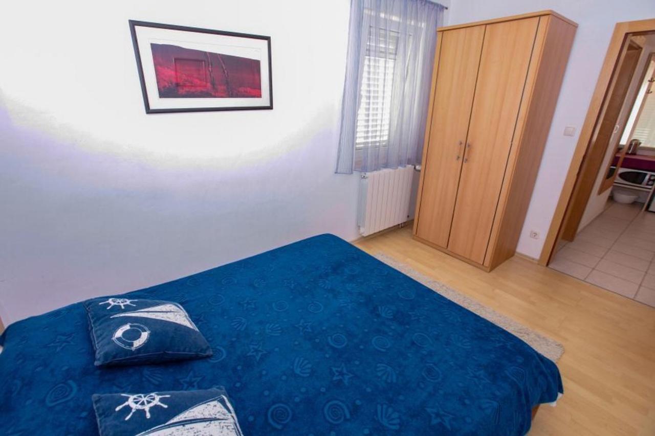 Vila Pinet Apartment Brist Bagian luar foto