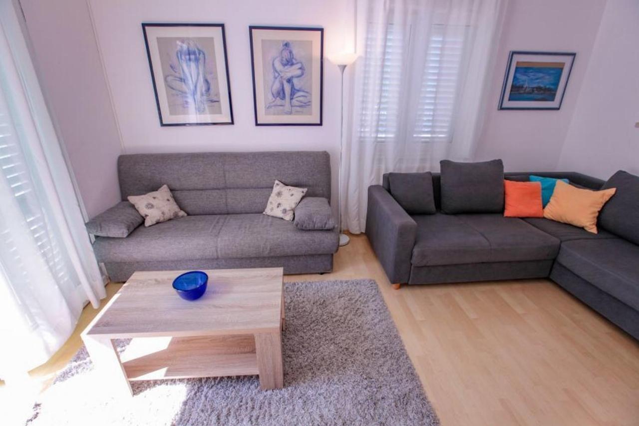 Vila Pinet Apartment Brist Bagian luar foto