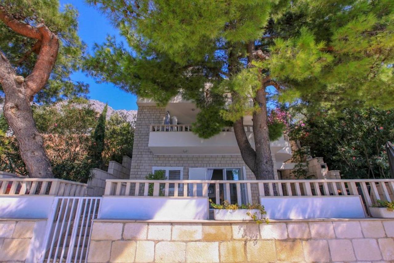 Vila Pinet Apartment Brist Bagian luar foto